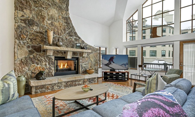 Beaver Creek Condo | Penthouse on Ice Rink! Ski-in/out! 5 Star Lux! Great for families. No lobby!