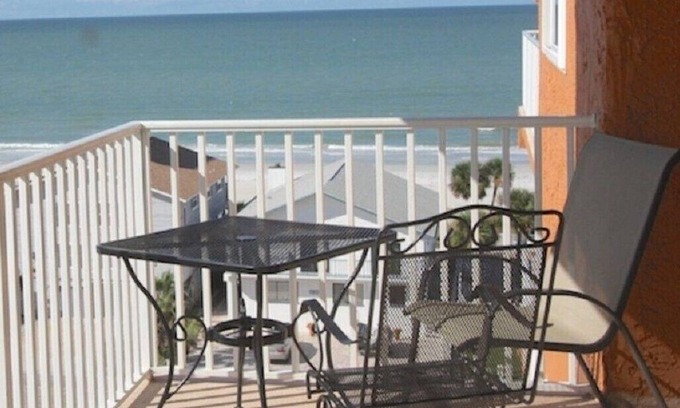 Redington Shores Condo | Penthouse w/Gulf & Intracoastal Views-Steps to Beach!