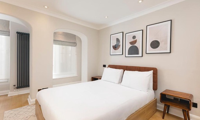 Chelsea Apartment | PenthouseStays Chelsea - Luxury 2 Bedroom Apartment w/King Bed - near King's Road