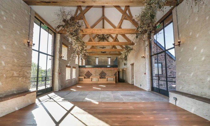 Llanvair Kilgeddin Cottage | PENTWYN FARM, pet friendly, character holiday cottage in Abergavenny