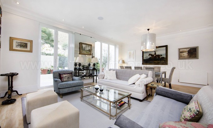 Earl's Court Apartment | PENYWERN ROAD, KENSINGTON - Immaculate 2 bed, 2 bath home with private garden