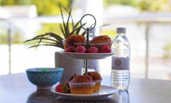 Lakeside Apartment | Peony - Self-catering Studio unit