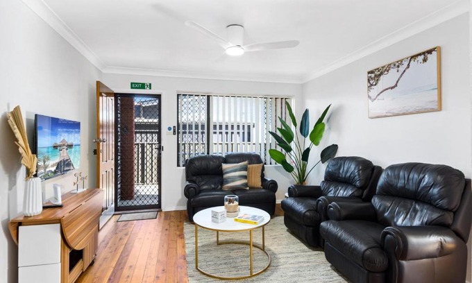 Towradgi Apartment | Pepe's Beach Pad