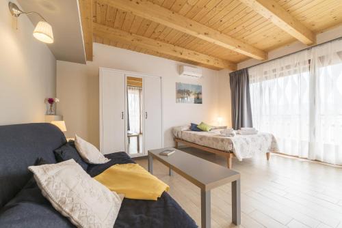 Zona XIX Casal Morena Apartment | Peperino Attic Flat