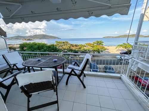 Nea Peramos Apartment | Peramos Thea