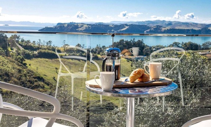 Ostend Resort | Perch on the Ridge by Waiheke Pure