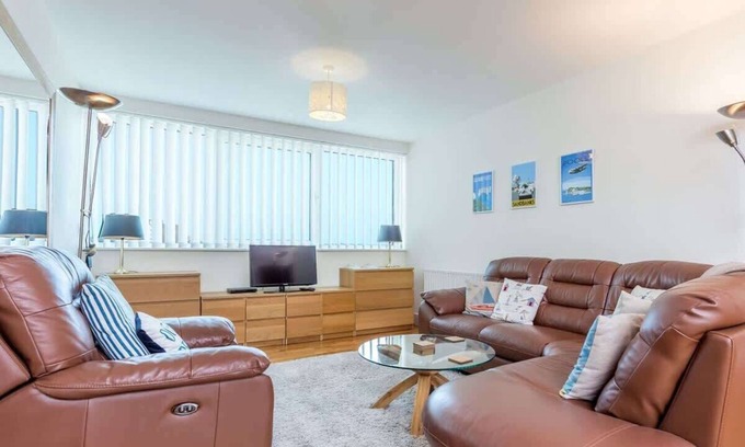 Poole Apartment | Peregrine - Poole Quay Location
