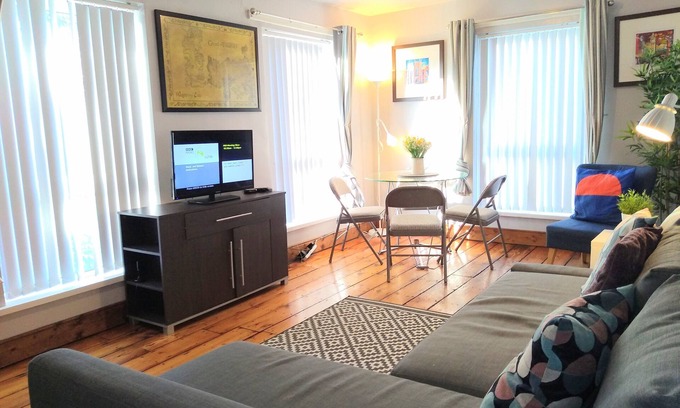 Belfast City Centre Apartment | Perfect City Center Location/Free Parking/4 Beds