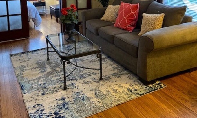 Waukegan Apartment | Perfect Family Gathering 6 Bedroom 2 Bath