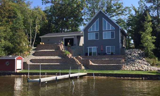Long Lake Cottage | Perfect Family Vacation Spot For All Seasons - on Long Lake - Hale, MI