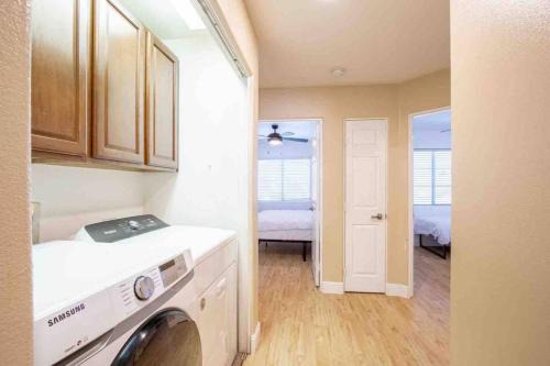 Coachella House | Perfect for large groups