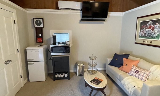 Auburn Condo | Perfect Game Day or Business Trip Stay Over. Half a mile from campus