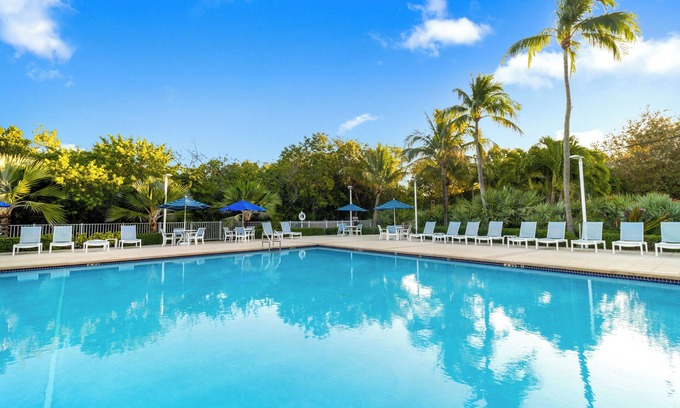 Tavernier Apartment | Perfect Hideaway! 3 Relaxing Suites | Outdoor Pool + Beautiful Ocean View!