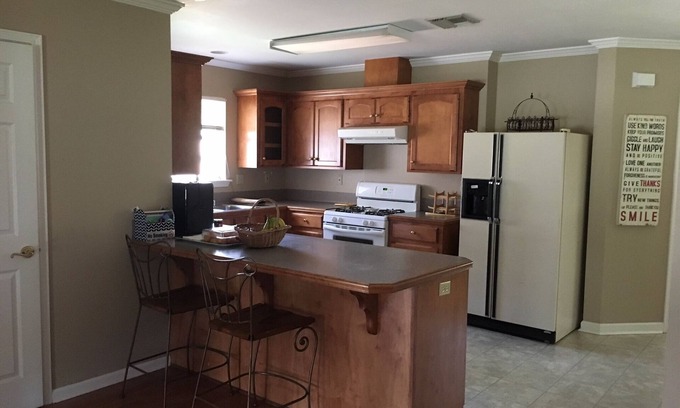 Lafayette House | Perfect Location for UL & Downtown Activities