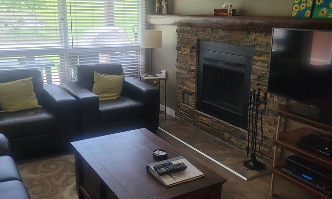 East Kootenay Condo | Perfect location One Bedroom Townhome: True Ski to Door!