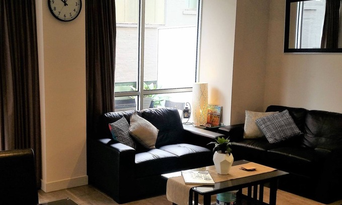 Melbourne Central Business District Apartment | Perfectly located in the heart of the Melbourne CBD