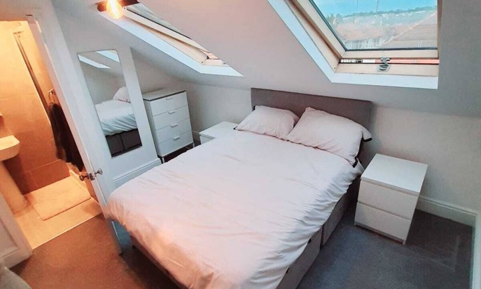 Horfield Apartment | Perfectly Situated 2 Bedroom En-suite Maisonette in the Heart of Gloucester Road