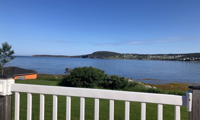 Rocky Harbour Cottage | Peridot By The Shore, Rocky Harbour Newfoundland
