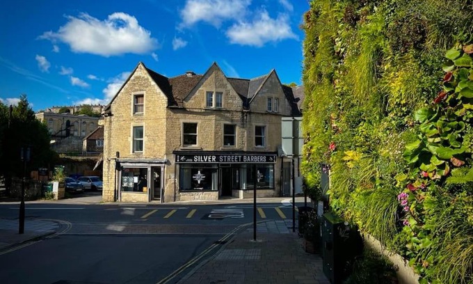 Bradford-on-Avon Apartment | Period apartment, great views, in heart of town.