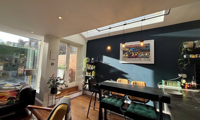 Golborne Apartment | Period-Chic 2BD Flat with Private Patio