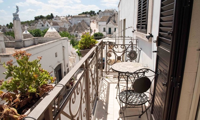 The Trulli of Alberobello Bed & Breakfast | Perlage Suite Luxury B&B