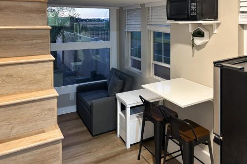 Perris Hotel | Perris Tiny Home Paradise