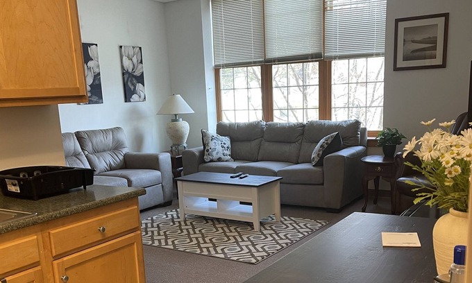 New Kensington Apartment | Pershing Heights 201