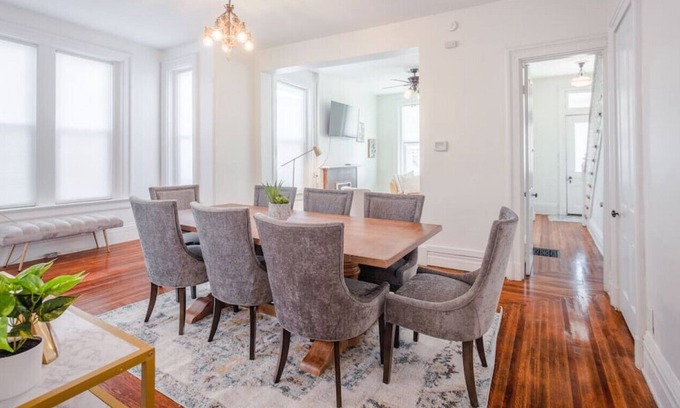 Northside House | Pet Friendly 3B Victorian 10 min to Downtown, UC & Close to Perfect North Slopes