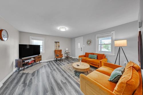 West Mifflin House | Pet-Friendly 4BR Near Kennywood & Pittsburgh home