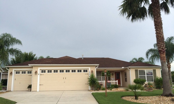 Duval House | Pet Friendly! - A 3 Bedroom, 2 Bath includes Golf Cart
