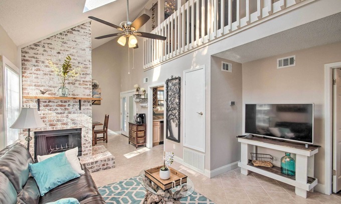 Northeast Pensacola House | Pet-Friendly A-Frame Retreat Near Dtwn + Beaches!