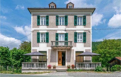 Loco Apartment | Pet Friendly Apartment