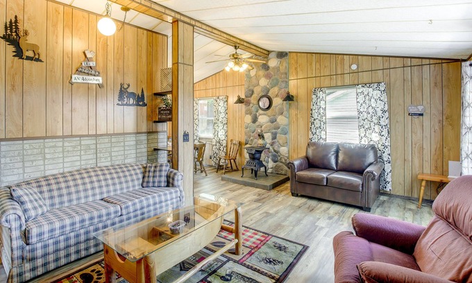 Arkdale Cottage | Pet-Friendly Arkdale Vacation Rental, 2 Mi to Lake