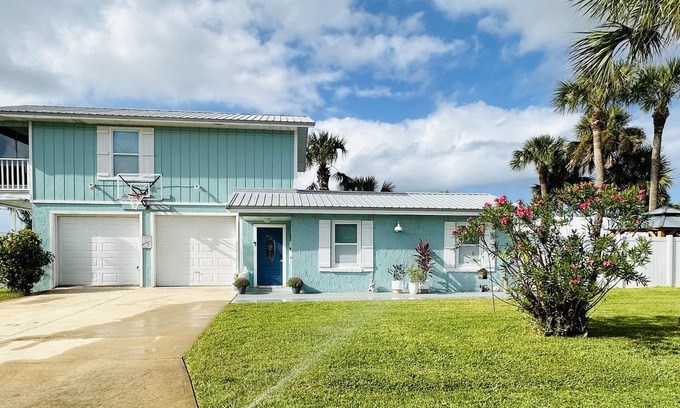 Wilbur-By-The-Sea House | Pet friendly beach home across the street from marina and restaurant!