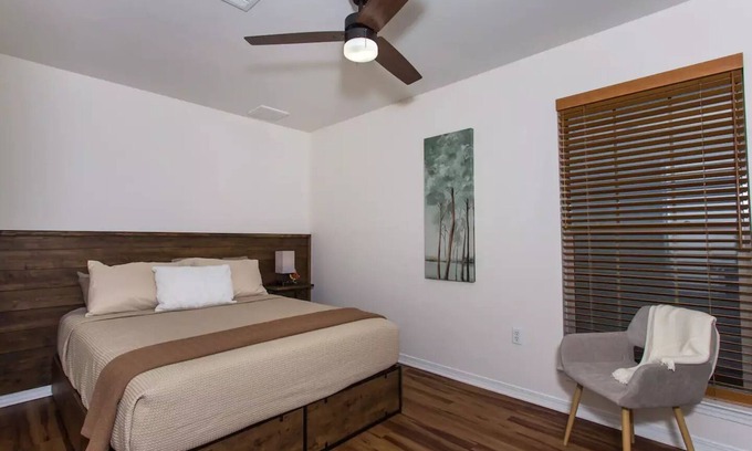 Southeast Pensacola House | Pet-Friendly, Contemporary Home ✨5 min to Downtown✨