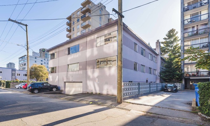 West End Apartment | Pet Friendly Furnished One Bedroom#1925 Nelson