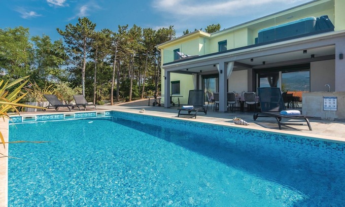 Silo House | Pet friendly home in Malinska with WiFi