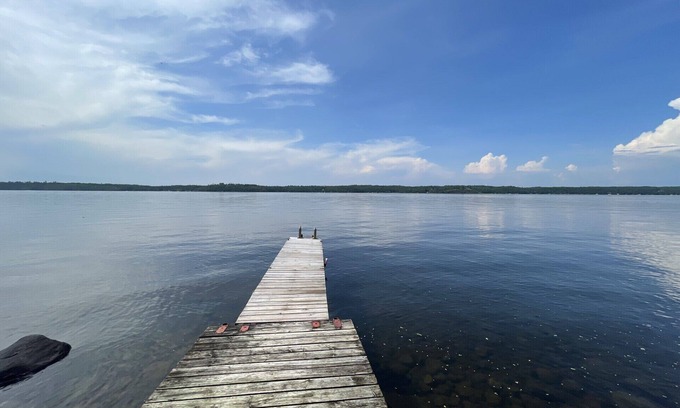 Falcon Beach Cottage | Pet-Friendly Lakefront Cottage on Beautiful Falcon Lake Manitoba