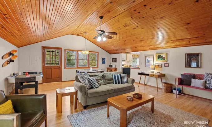 Garfield Cabin | Pet-friendly Lakeview Cabin on Beaver w/Firepit