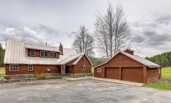 Blairsden-Graeagle Cabin | Pet-Friendly Northern California Vacation Rental