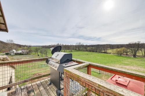 Powell Apartment | Pet-Friendly Purdy Home with Horse Stables and Trails!