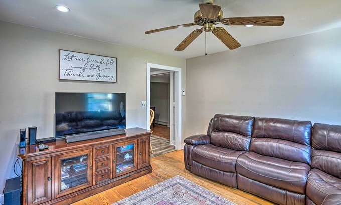 Saratoga Springs House | Pet-Friendly Saratoga Springs Home w/Pool!