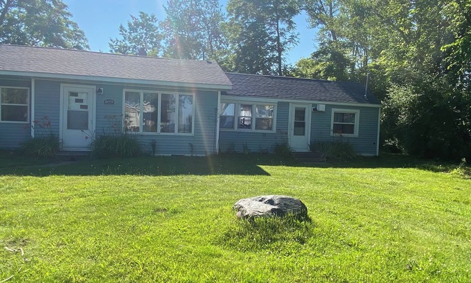 Port Hope Cottage | Pet friendly Sandy Beach Access Oasis.