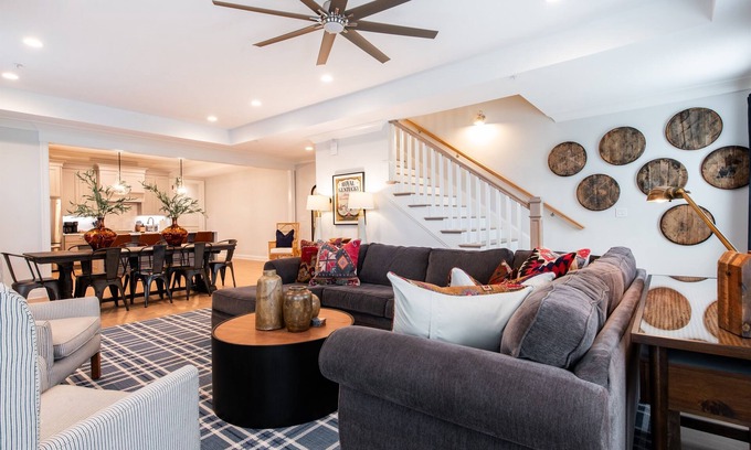 Prospect House | Pet-Friendly, Shops, Bourbon Trail, Downtown, Golf Local Dining, Fully Loaded