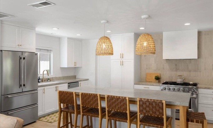 Loma Alta House | Pet Friendly, Single Story Home with Large Yard, 10 min from the beach