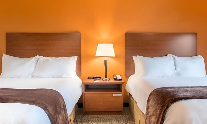 Berwick Hotel | Pet-Friendly Space w/Full Kitchen Perfect for Long Stays - Easy Access to I-35