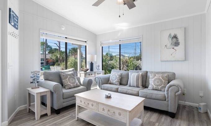 Biltmore Beach House | Pet Friendly | Remodeled | Private Backyard | FLPCB37