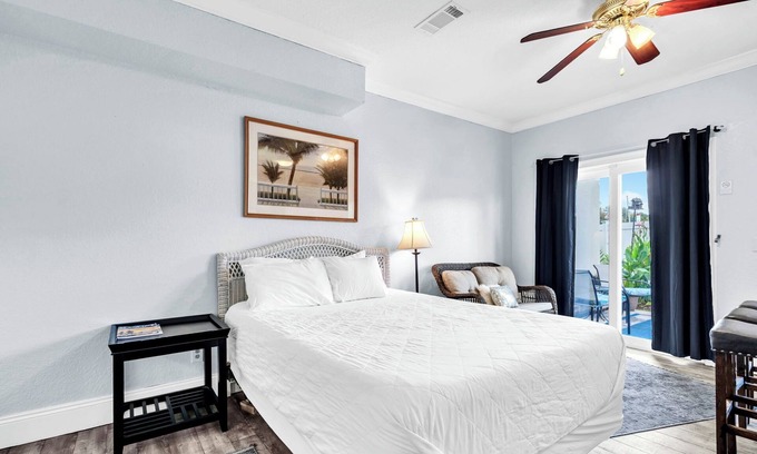 El Centro Beach Condo | ☀️Pet Friendly-Walk to Beach-Pool-Seaglass Shack☀️