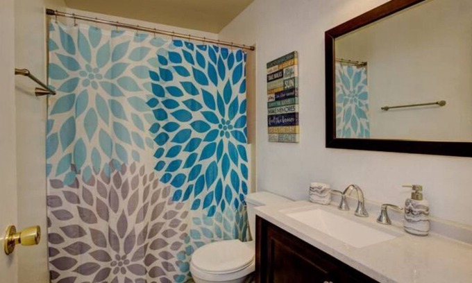 Depot Bench House | Pet Friendly w/ great central location!