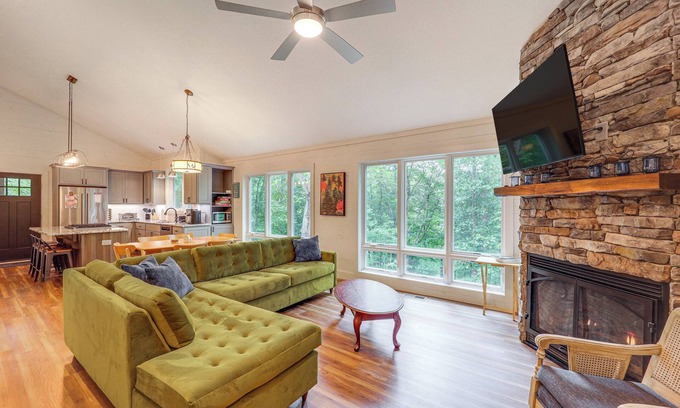 West Jefferson House | Pet-Friendly West Jefferson Home w/River View!